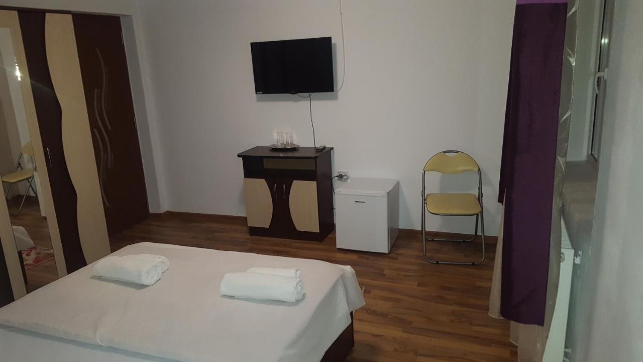 Vila Alex Hotel Calimanesti Exterior photo